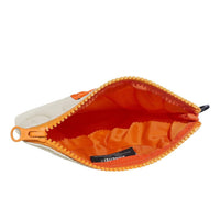 POCHETTE PLATE MATELASSÉE POM M (IVOIRE) | RECYCLÉ